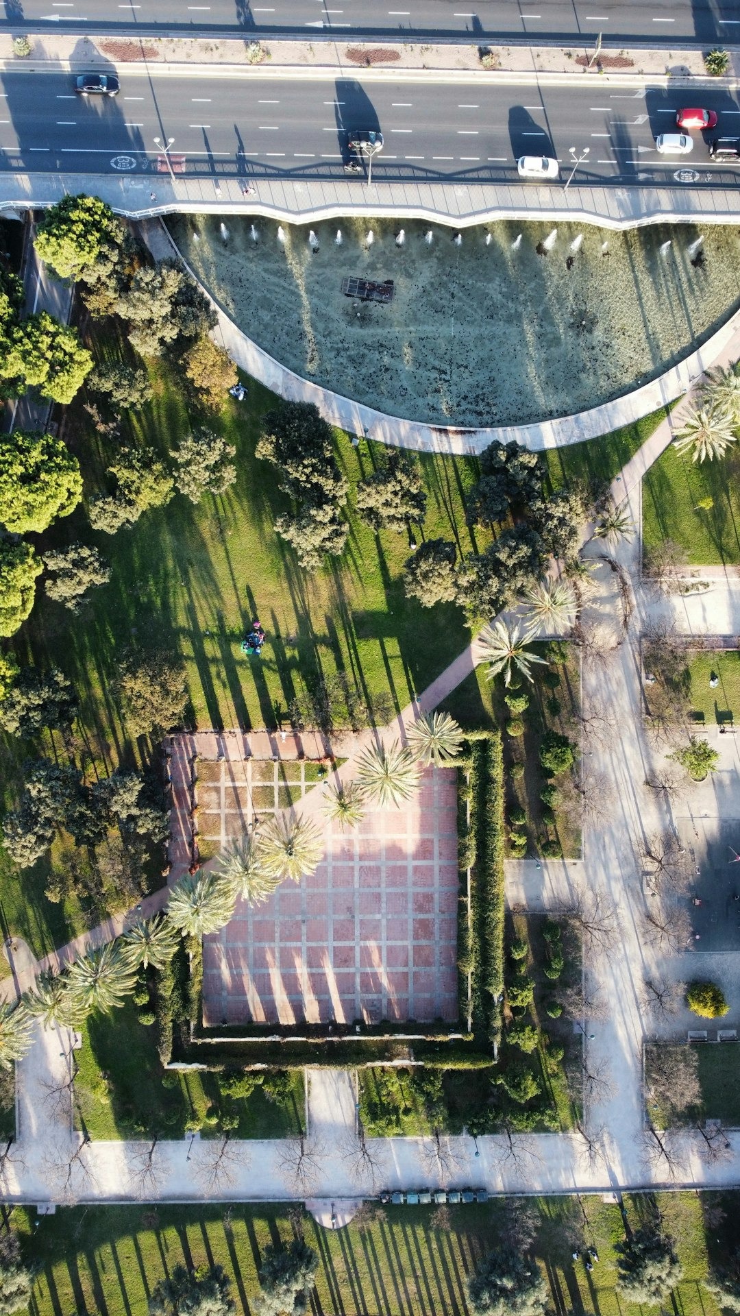 Camminare nel parco del Turia per ritrovare il proprio tempo